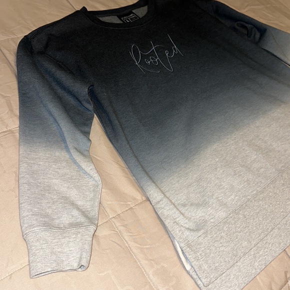NWT Ombre Crew Neck - Picture 4 of 7